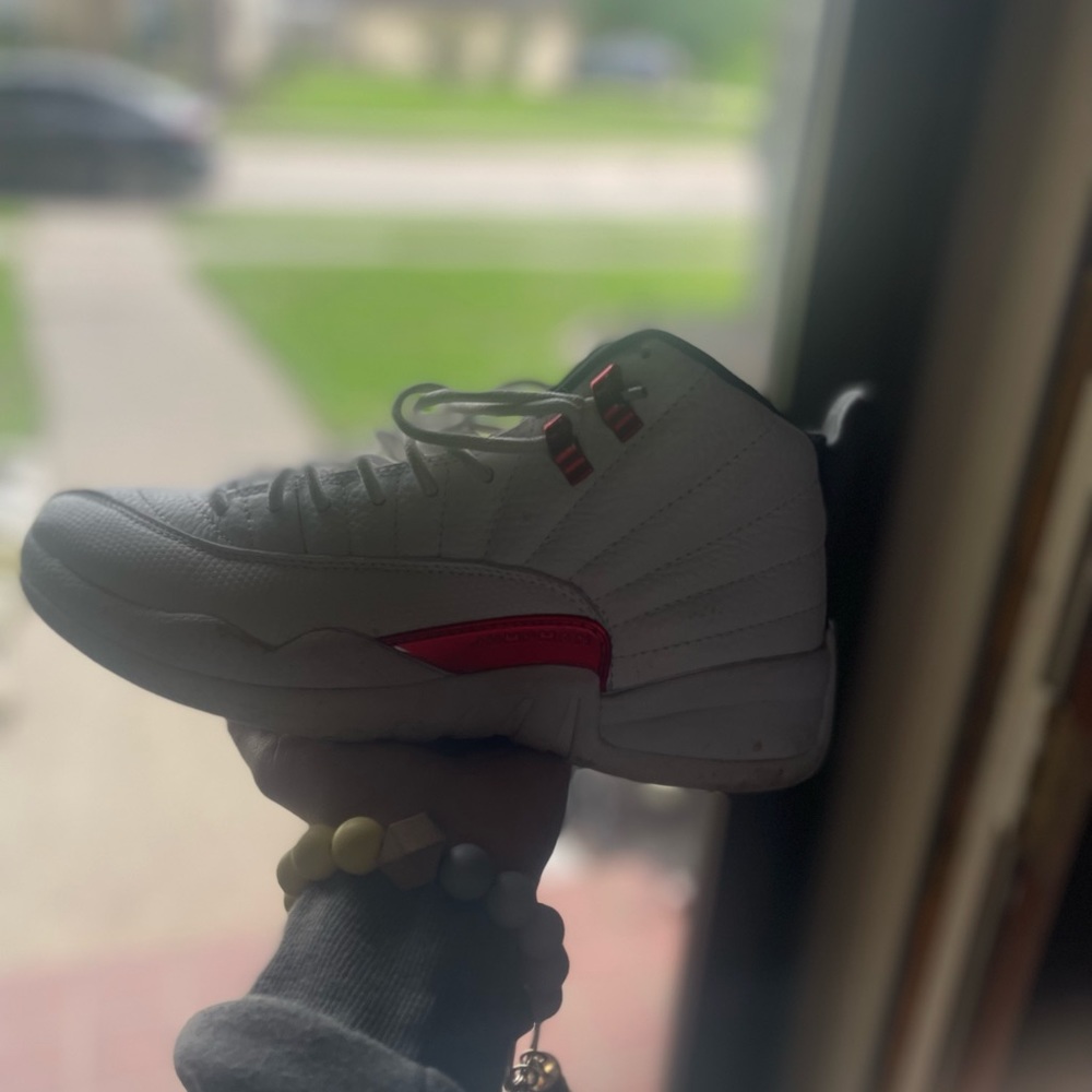 Jordan 12 retro twists size 8 Men’s